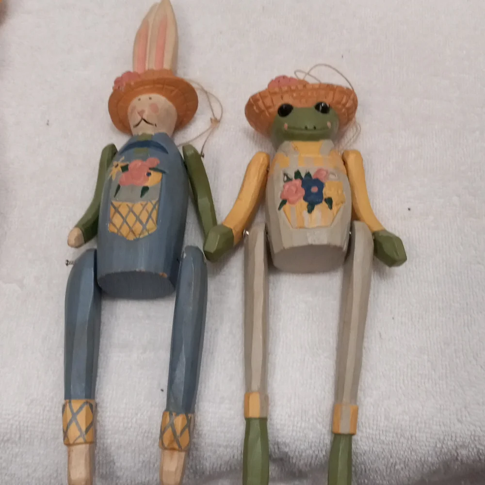Wooden Figurines Frog & Rabbit W/ moving arms/legs & One Rabbit that sits . - Picture 2 of 7